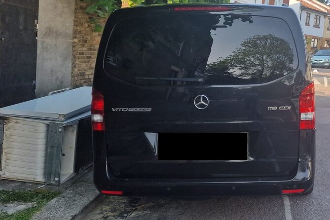 Round Trip Taxi Transfer - Stansted Airport To & From London - Family-Friendly Options: Car Seats and Timing for Kids