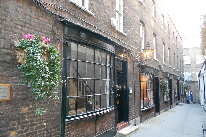 Secret Walking Tour of Central London - Covent Garden interlude: St Paul’s Church and its gardens