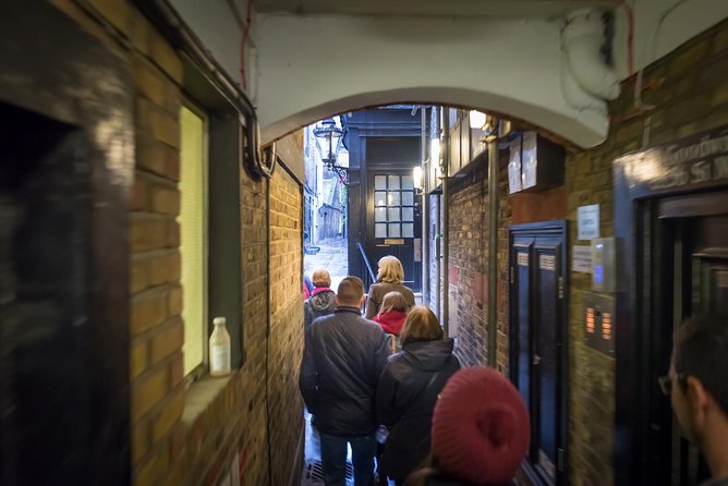 Secret Walking Tour of Central London - Trafalgar Square Start: the tiny police station challenge