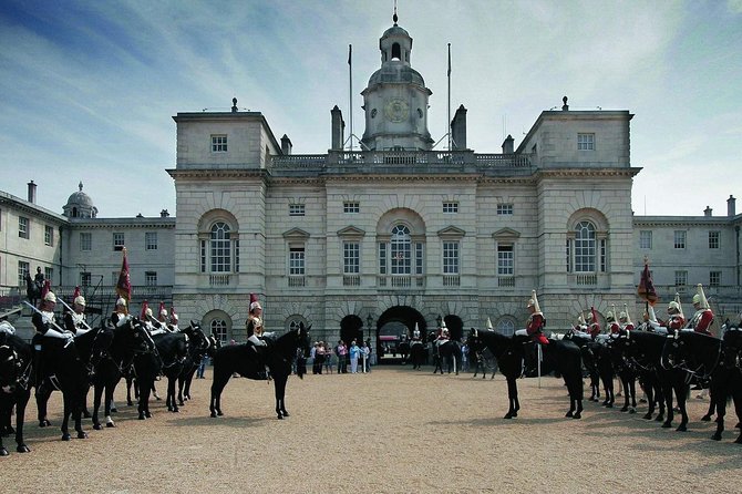 See Over 30 Top London Sights! Fun Private Tour with Local Guide - Buckingham Palace and Green Park Walks, plus Changing of the Guard