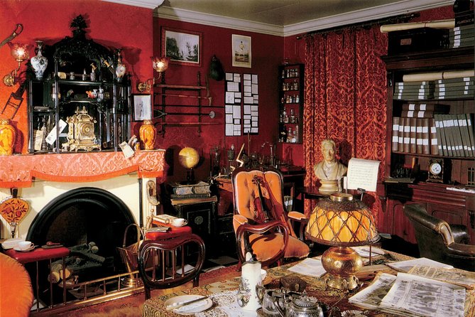 Sherlock Holmes Museum & Westminster Walking Tour - The Westminster-to-Holmes pivot: what the museum time is like