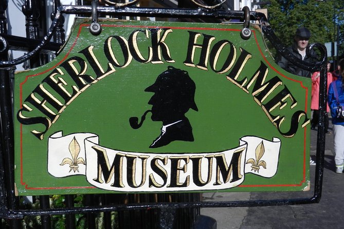 Sherlock Holmes Museum & Westminster Walking Tour - Buckingham Palace and Green Park: the royal “wow” stop