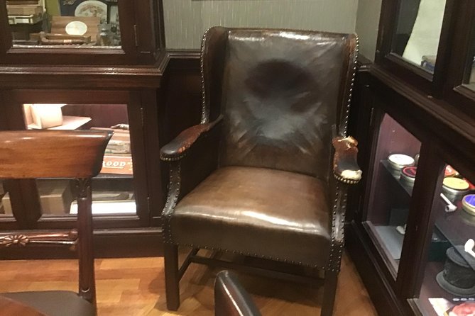 Sir Winston Churchill Private Walking Tour & War Rooms - Childhood London, gentlemen’s shops, and everyday signals