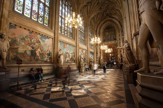 Skip the Line Parliament & Westminster Abbey Fully-Guided Tour - Headsets and group control: the secret to hearing every story