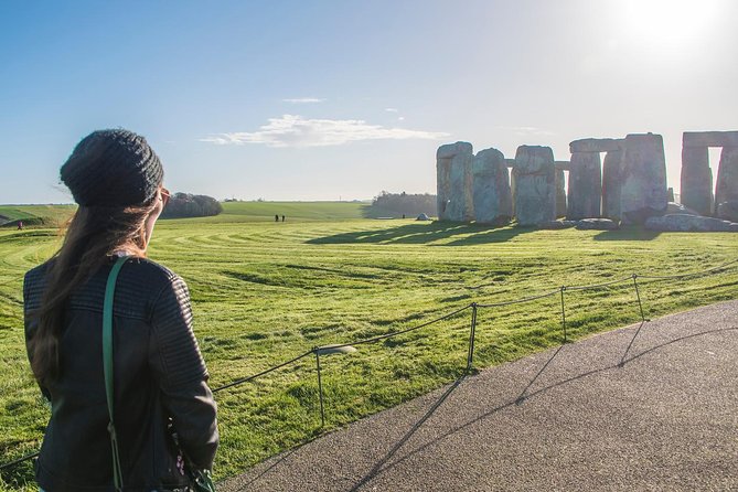 Small Group Cotswolds Village, Stonehenge and Bath Tour from London - Food, breaks, and staying comfortable on an 11.5-hour day