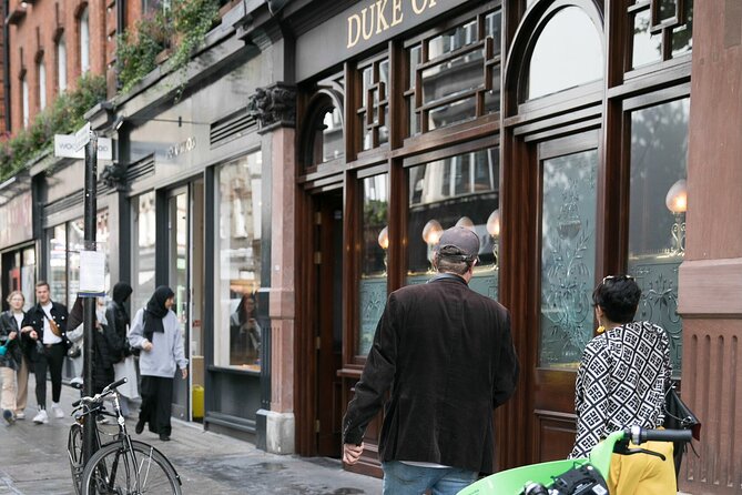 Soho Music & Historic Pubs Tour - Stop 1 in Soho: Pub Culture Meets Music Legend