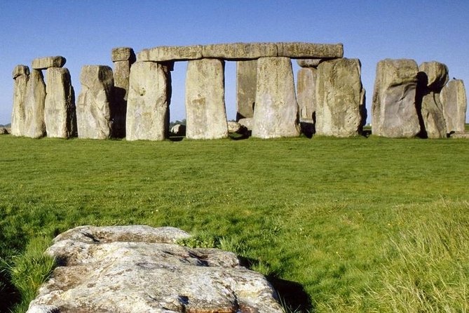 Southampton Pre-Cruise Tour: London to Southampton via Stonehenge - Stonehenge stop: how to use your independent time