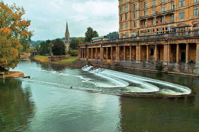 Stonehenge and Bath Day Guided Tour from London - Pulteney Bridge and the Royal Crescent: short stops that reward your camera