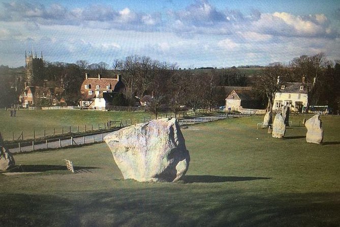 Stonehenge, Avebury, and West Kennet Long Barrow from Salisbury - Stonehenge begins with the exhibition, then you walk out to the stones