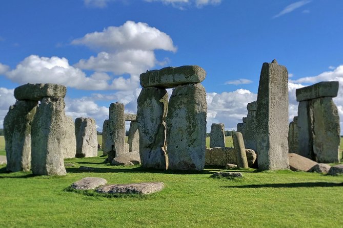 Stonehenge Half-Day luxury guided tour from Bath for 2-8 - Key highlights at a glance