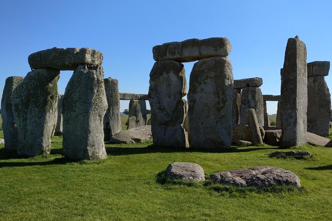 Stonehenge Half-Day luxury guided tour from Bath for 2-8 - Using your free time well: exhibition centre, gift shop, and pacing