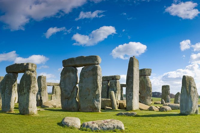 Stonehenge Half-Day Tour from London with Admission - Visitor centre first: museum, models, and the 250-object context