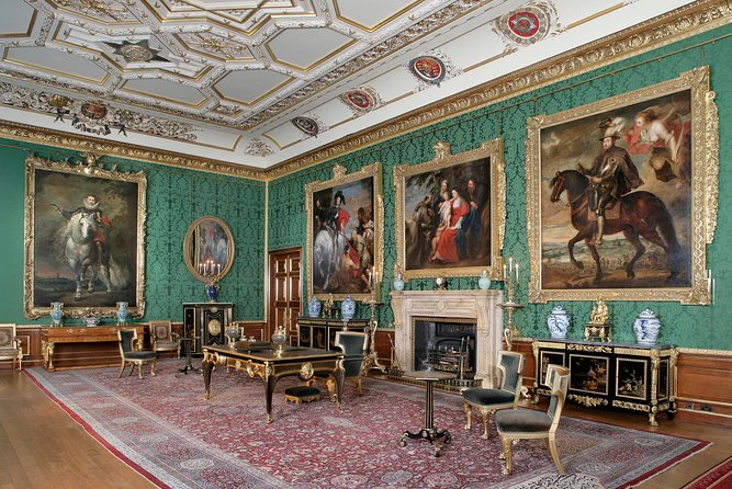 Stonehenge, Windsor Castle and Bath Full Day Guided Tour - Bath and the Roman Baths: seeing one city without running yourself ragged
