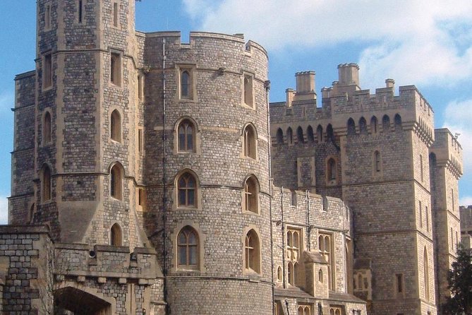 Stonehenge, Windsor Castle and Bath Full Day Guided Tour - Guide styles that can make the day feel smooth