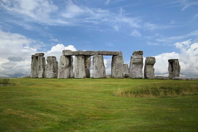 Stonehenge, Windsor Castle and Bath with Pub Lunch in Lacock - Quick hits before you go
