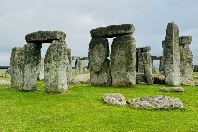Stonehenge, Windsor, Salisbury... Private Trips from Southampton - Winchester Cathedral: the medieval engine room of England
