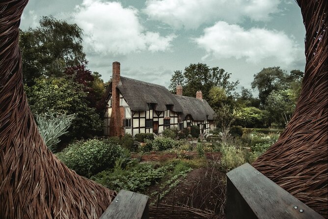 Stratford-Upon-Avon Audio Walking Tour: Shakespeare's Life - Stop 1: Shakespeare’s Birthplace, Start With the Origin Story