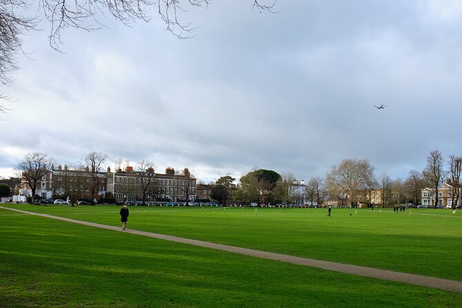 Ted Lasso and Richmond Walking Tours - The Thames climb and the traditional pub finale