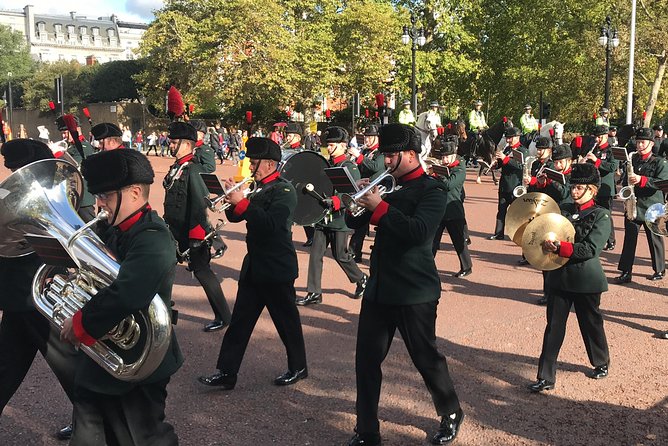 The 4 Hour Private Iconic London Taxi Sightseeing Tour - Why a private black cab beats the Tube for a quick highlights day