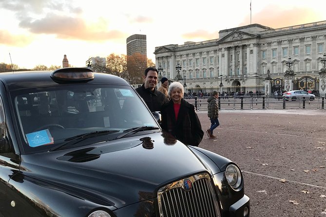 The 6 Hour Private Iconic Black Cab Sightseeing Tour - Buckingham Palace and St. James’s Palace, watched from the best street-side perspective
