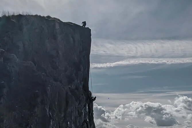 The Big One 150ft Abseiling Experience - The 3-hour flow: how you go from first rappel to 150ft confidence