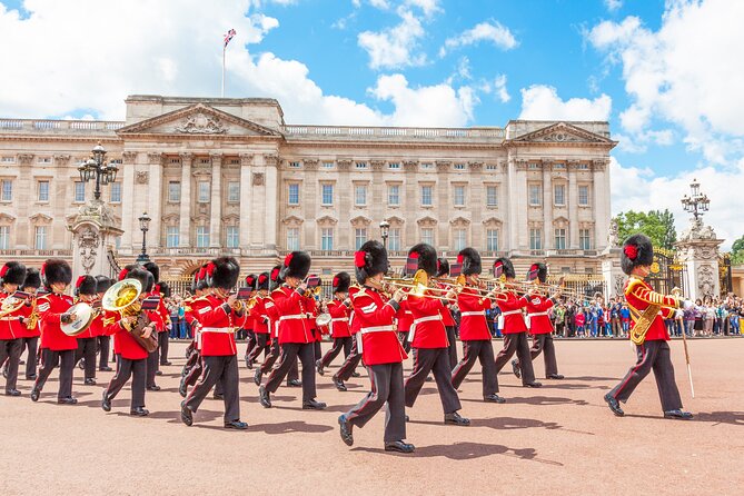 The Changing of the Guard Tour and Buckingham Palace - Why This Changing of the Guard Walk Beats DIY Crowds
