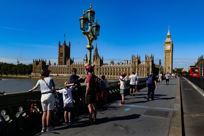 The Classic Highlights Bike Tour with a local guide - Meeting point and getting rolling without stress