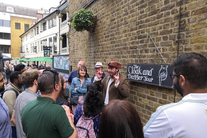 The Cloak and Dagger Tour in London - London Bridge After Dark: Ordinary Lives by the River