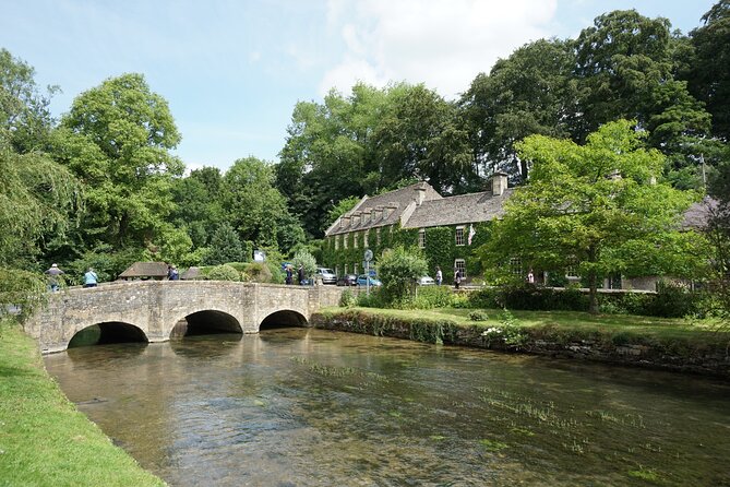 The Cotswolds Guided Day Tour from London - Stop 2, Bibury: 45 Minutes for Views and Weavers Row Photos