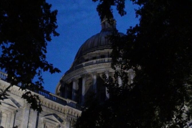 The Fading Light London Ghost Walk - Amen Court and the Black Dog of Newgate