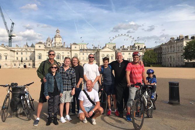 The London Landmarks, 3.5 hour Afternoon tour - Buckingham Palace stop: quick views, big payoff