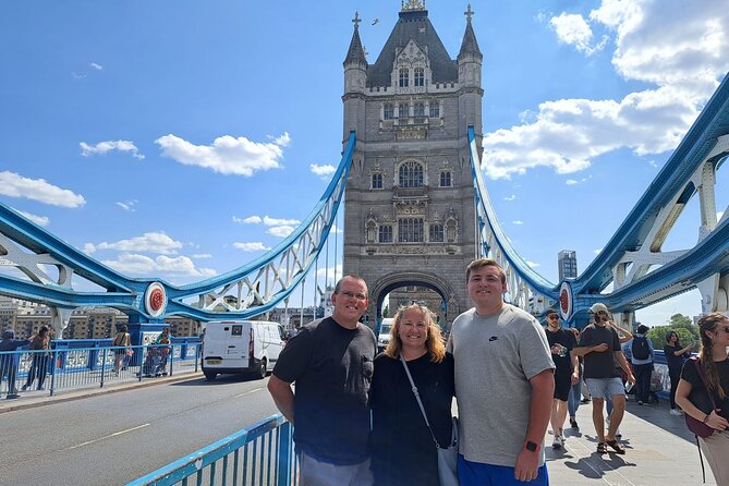 The Premier Classic London: Private 4-Hour Tour in a Black Cab - Whitehall and Downing Street: where the political drama is right on the road