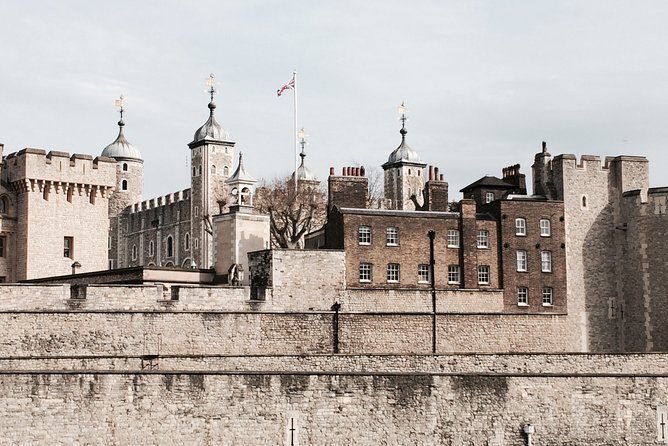 The Tower of London - Small Group Tour with a Local Expert - The guided route through the Tower: what you will actually see