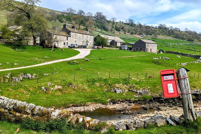The Yorkshire Dales of All Creatures Great & Small - Start at the World of James Herriot Museum in Thirsk