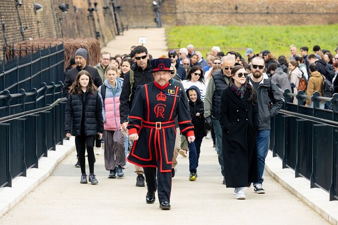 Tower of London & Crown Jewels Tour with Beefeater Meet & Greet - Key things to know before you go
