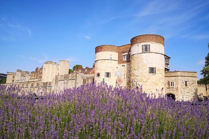 Tower of London Private Tour for Families and Friends - The White Tower stop: origins and the William the Conqueror thread