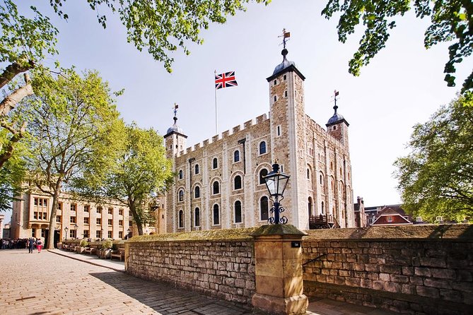 Tower of London with London Hop-On Hop-Off Tour and River Cruise - Starting smart: how to use the 24-hour bus pass without losing the Tower