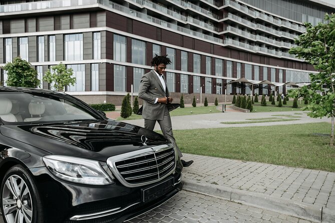 Transfer To or From London Heathrow Airport to Central London - Meet and greet at the arrival hall, with flight monitoring you can feel