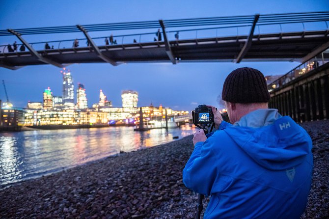 Ultimate introduction to photography in Central London - Sunset, blue hour, and night on the Thames: putting slow light into practice