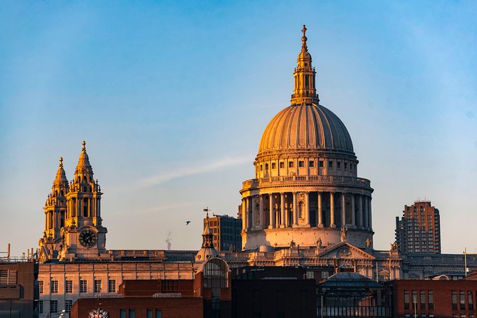 Ultimate introduction to photography in Central London - London Eye: framing a famous view while learning exposure basics