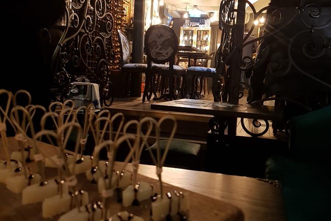 Ultimate London Cheese Crawl : Guided Food Tour - Covent Garden Finish: The Best Place to Keep Browsing
