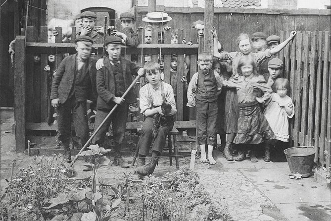 Walking Tour around Spitalfields in the East End of London - Jewish immigrants, East Europe, and the needs that shaped Spitalfields