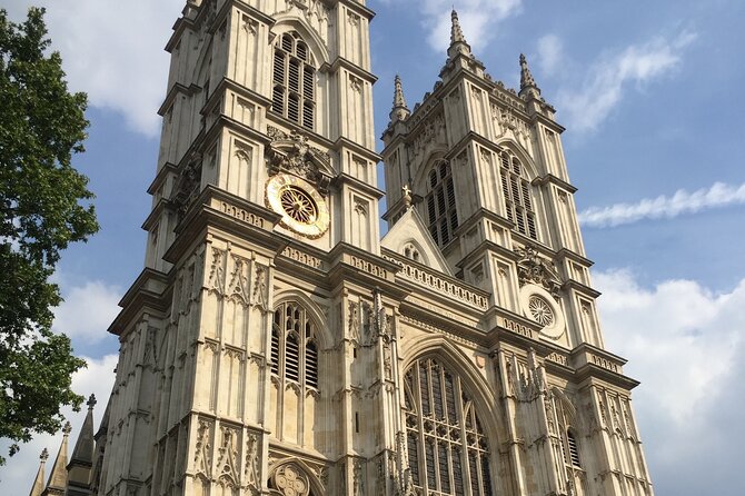 Westminster Abbey Guided Private Tour - How private guides handle the crowd and keep questions flowing