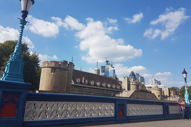 Westminster Walking Tour & Visit The Tower of London - Pacing, crowds, and hearing the guide