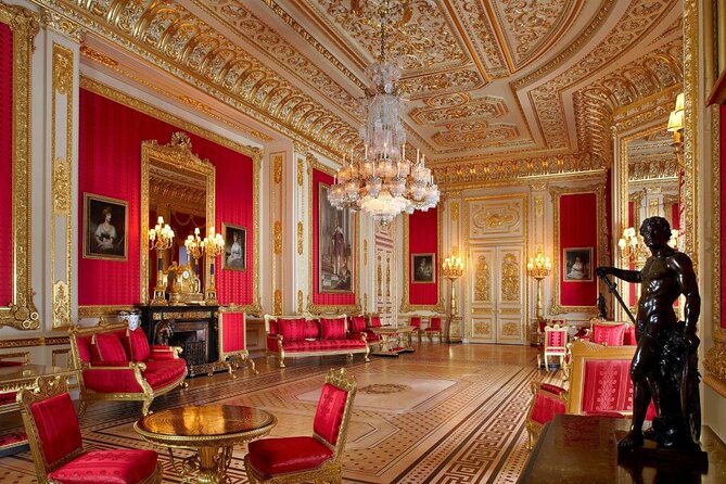 Windsor Castle Half Day Trip from London by Luxury Coach - What About the Town of Windsor Outside the Castle?