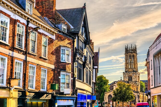 York Witches and History Walking Tour - Stonegate, Shambles Market, and the Barley Hall courtyard chill